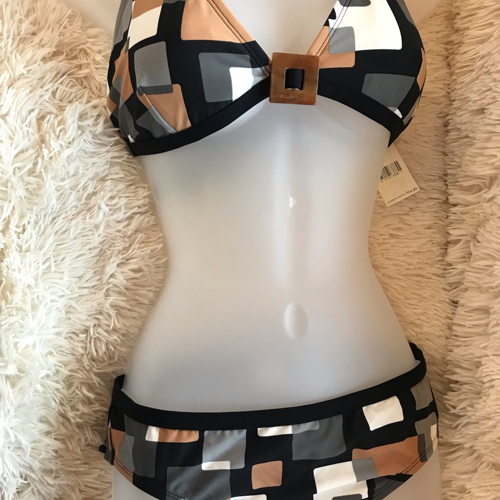 NWT Perry Ellis’s bikini. Large top,Small bottom
